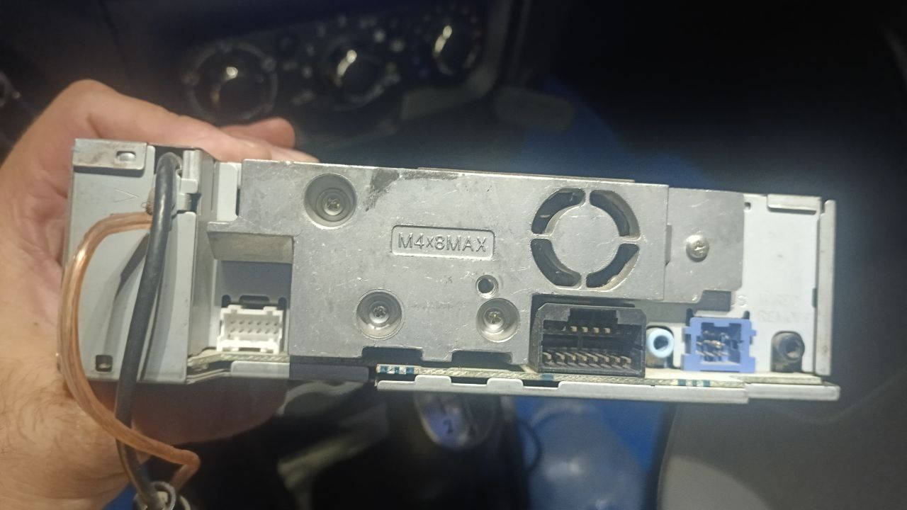 Магнитола Pioneer P88RS2
