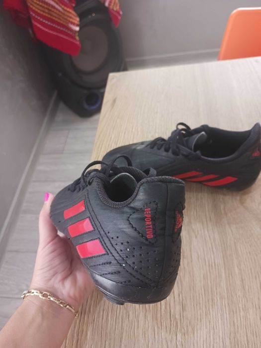 Оригинални детски футболни бутонки на Adidas deportivо