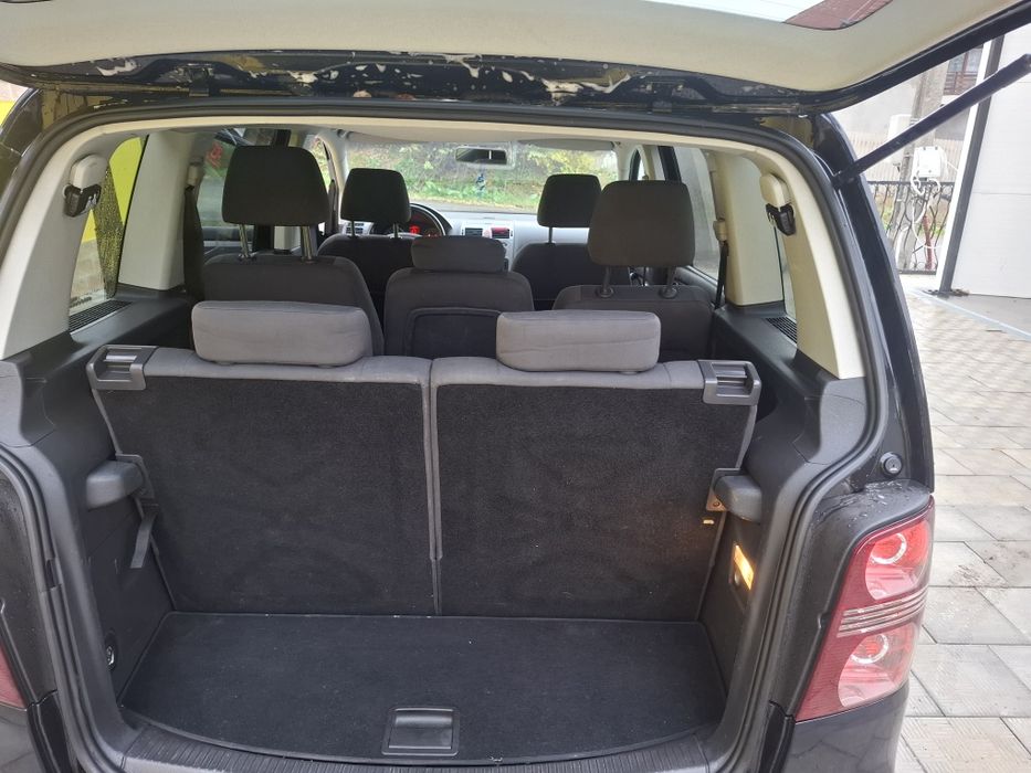 Vând Volkswagen touran 2009//7 locuri