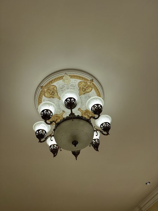 Срочно продается люстра