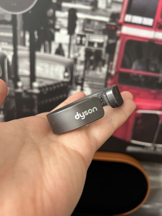 Продам DYSON стайлер оригинал
