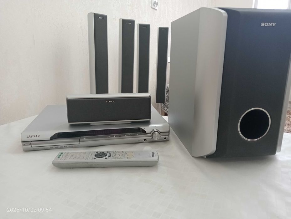 Домашний кинотеатр Sony c колонками и DVD караоке LG