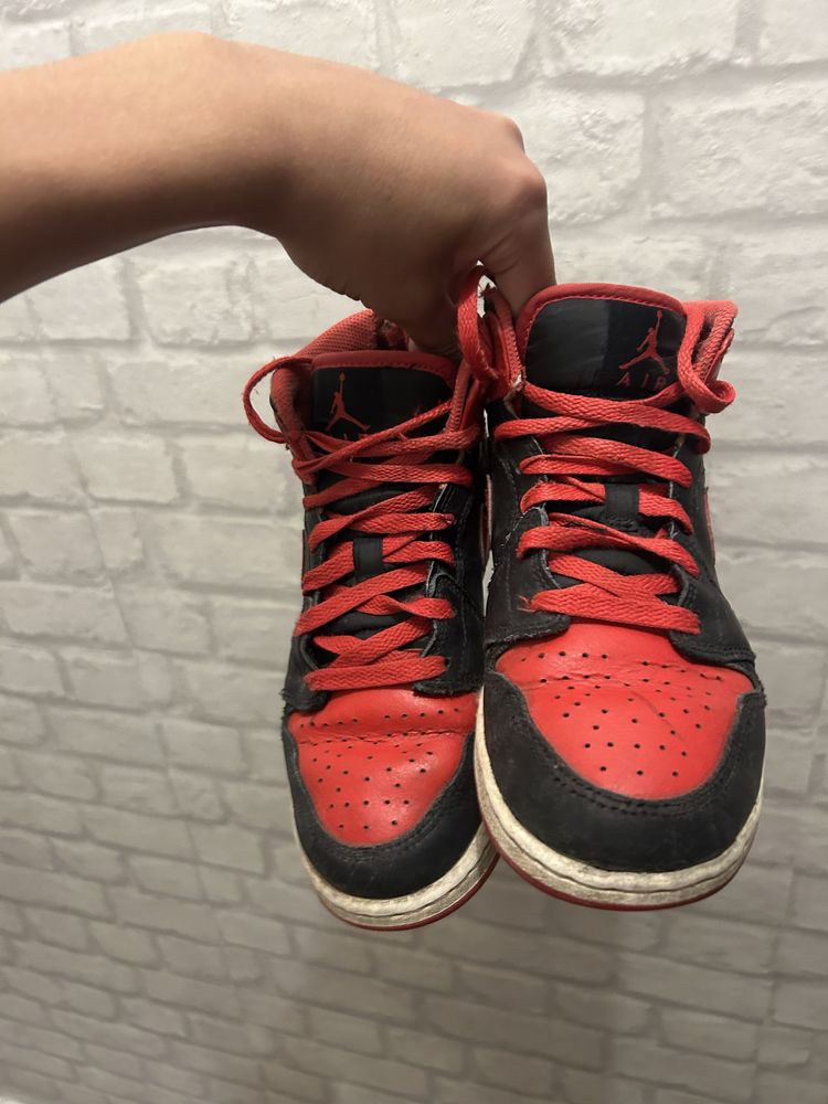 Обувки на Champion и Jordan размер 37