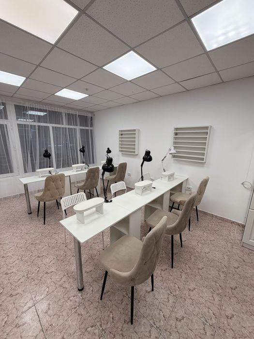 Сдаются рабочие места для мастеров маникюра и ресниц