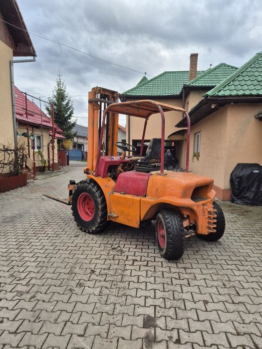 Stivuitor de teren accidentat marca fendt