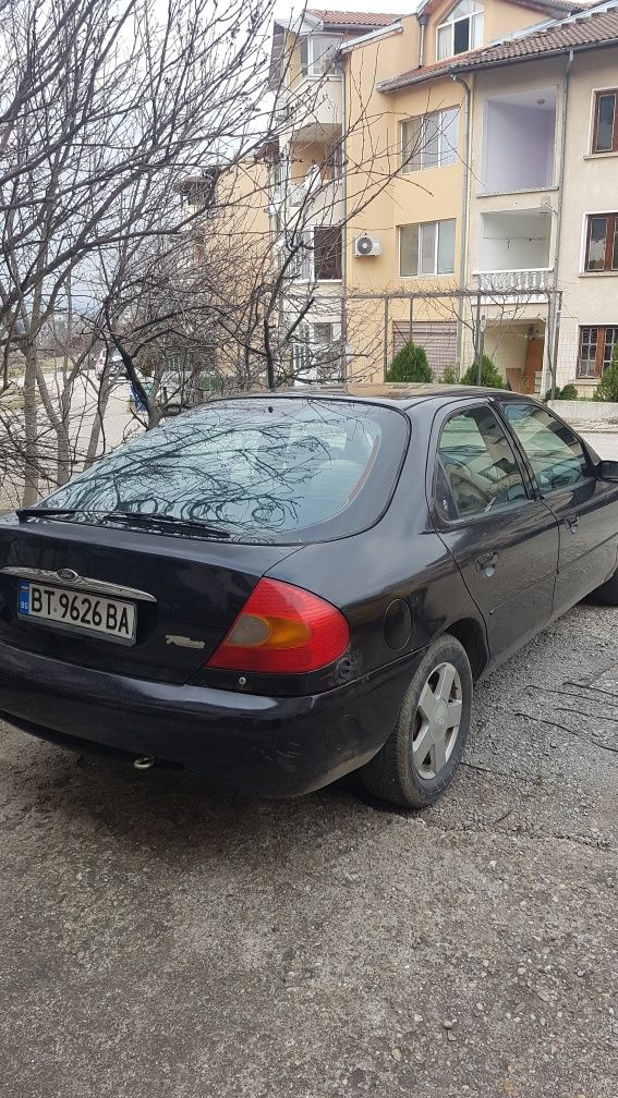 Ford Mondeo 2.0 i/ газ Ghia