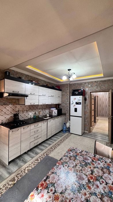 Povorot, 61kv. Kvartira sotiladi!