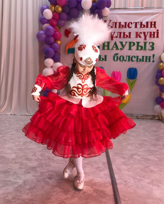 Детские национальные костюмы: казахский русский, узбекский, восточный