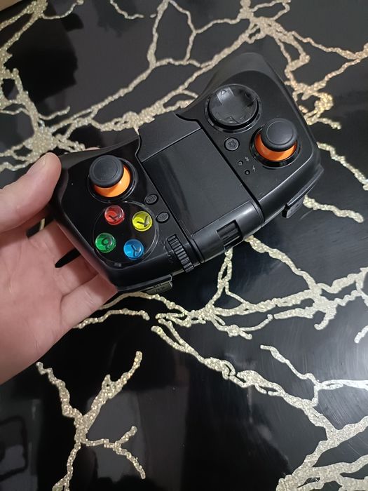 Controler de jocuri wireless