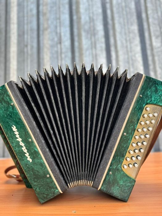 Продается гарманонь на запчасти