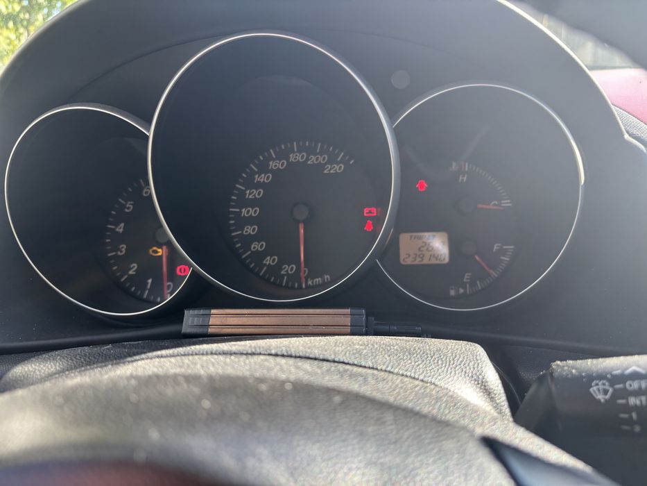 Mazda 3, 1,3 benzina, defectă( bloc motor spart)