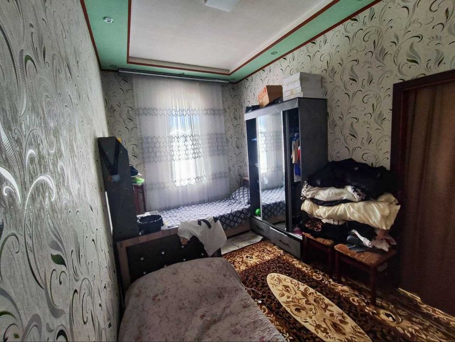 СРОЧНО !! Продаётся участок в Яшнабаде 3 соток 6 комнат