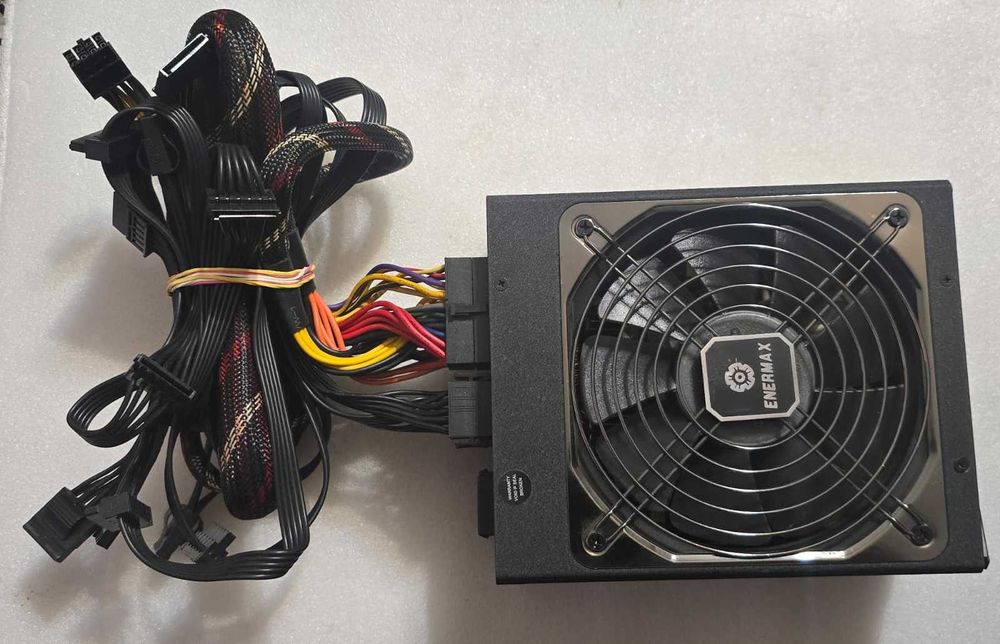 Sursa PC modulara Enermax Platimax 1350W, (2 x 6+2 PCI-E), 135 mm, 80+