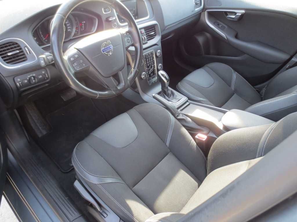 Volvo V40 2.0 D Автомат