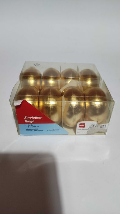 Чисто нови пръстени за салфетки в златист цвят