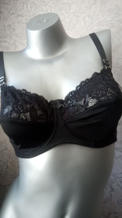 Нови сутиени с дантела,без подплънка
