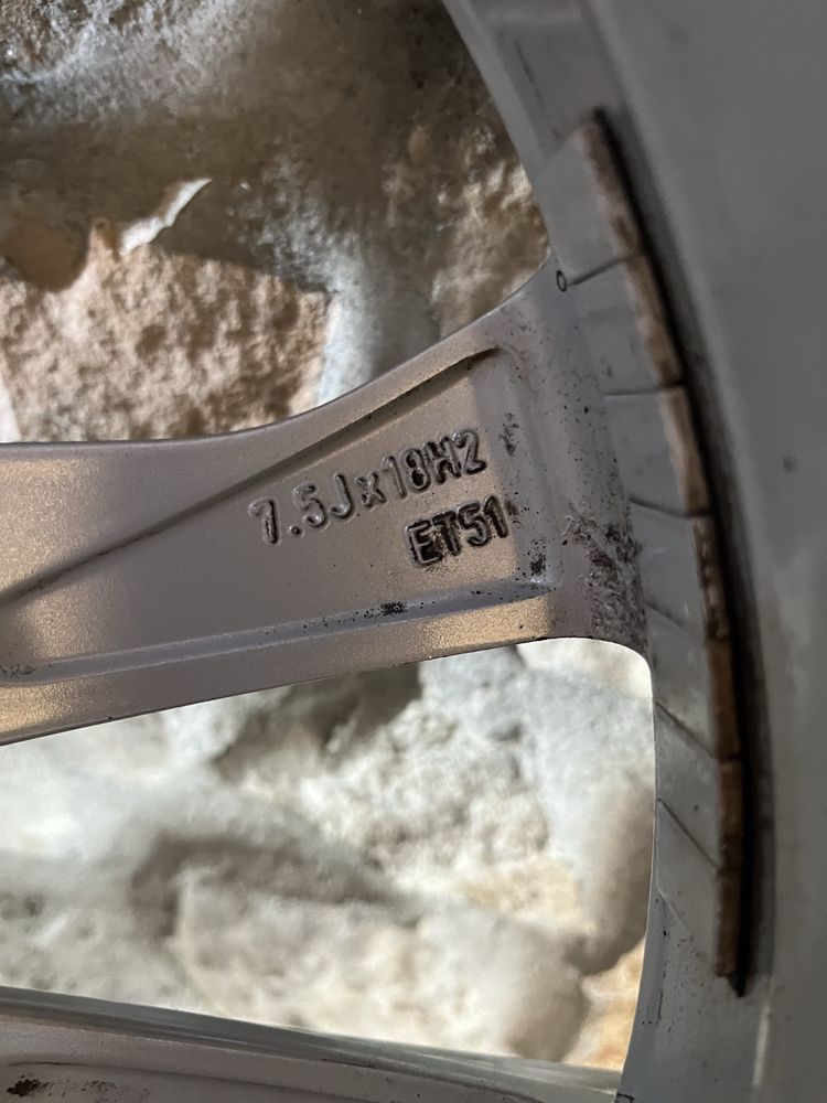 Джанти 5x112 18-ки със гуми 225/40 R18 ц.о. 57.1
