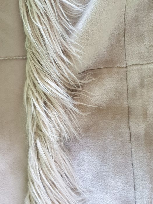 Haina blana artificială