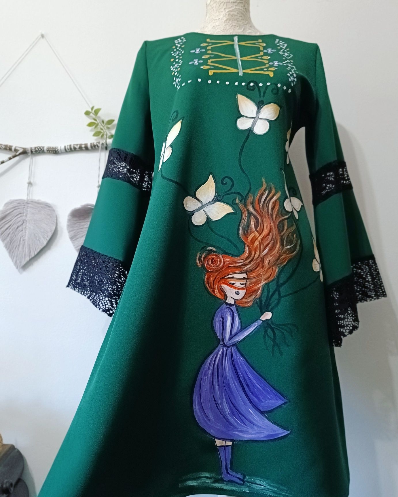 Rochie pictată conica