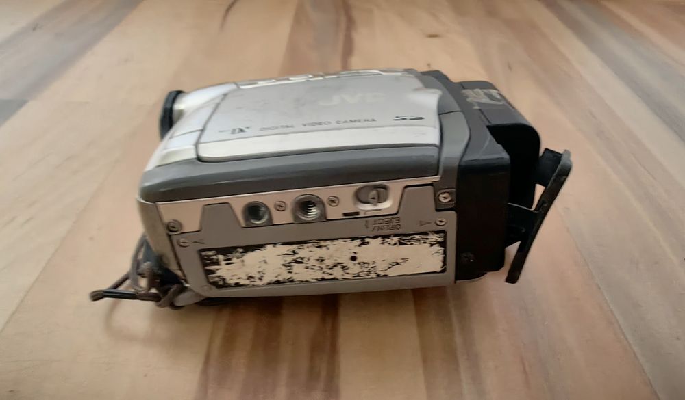 Cameră video JVC GR-D250U Mini DV retro