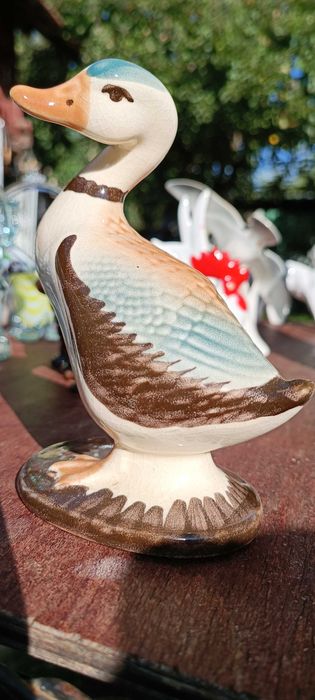 Bibeloruri de ceramica si portelan, foarte vechi.