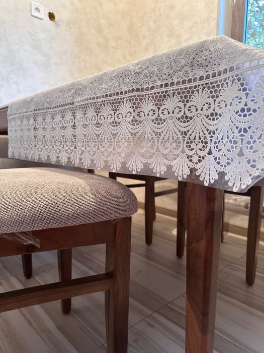 Продается кухонный стол для 4-6 человек