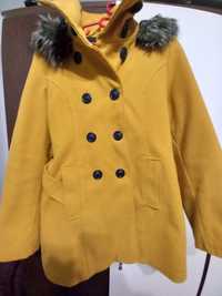 Vând palton culoare mustariu