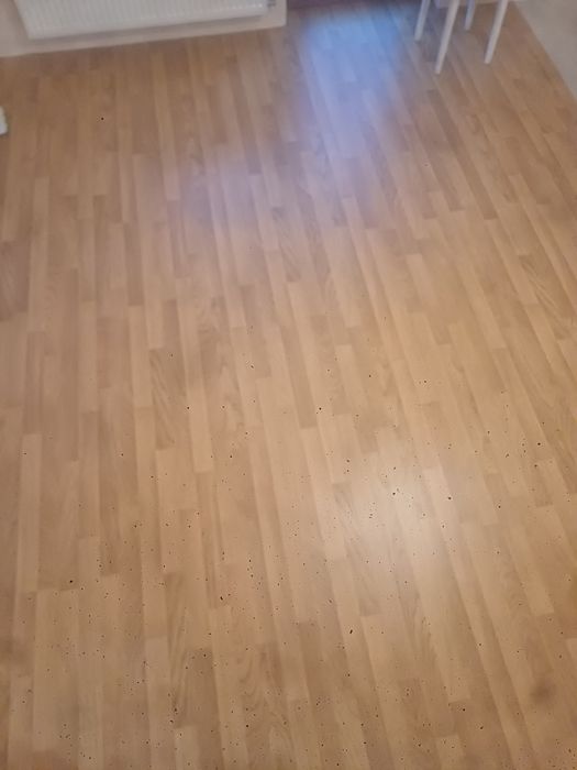 Parchet 8 mm, trafic intens în stare buna