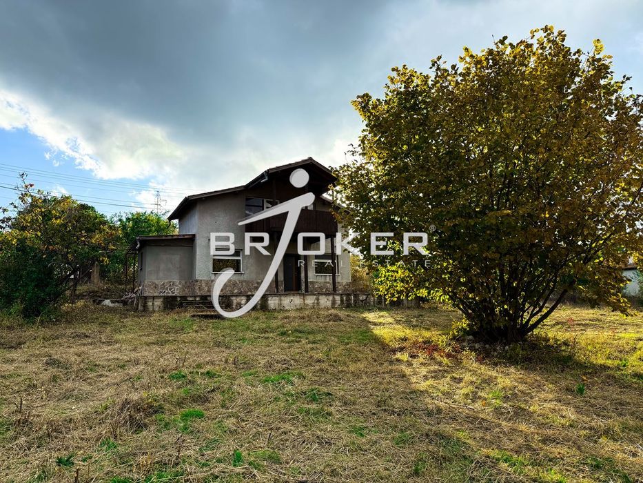 Къща в Кърджали, с.Резбарци