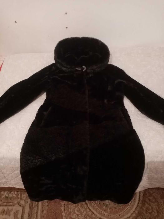 Шуба 46-48размер. Черн. искусств.мутон.