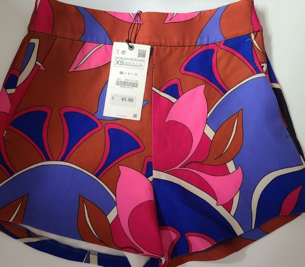Нови къси панталонки Zara XS/36