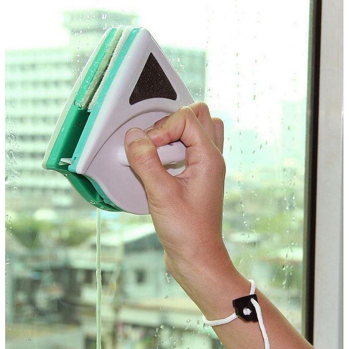 Уред за двустранно почистване на прозорци