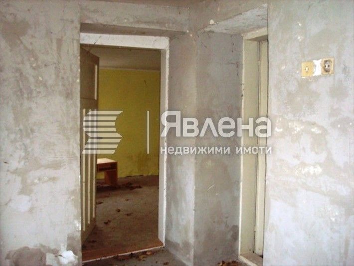 Продава се Къща в с. Маломир, Област Ямбол - 190 кв.м за 58 €/кв.м - Снимка #11