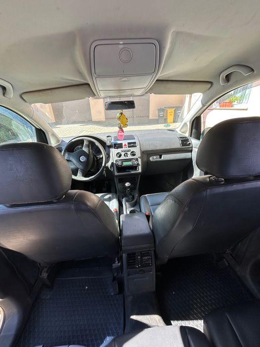 Volkswagen Touran 2.0 TDI BlueMotion 2009 Manuală 7 locuri