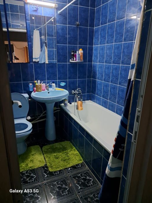 Vând Apartament CENTRU 3 camere decomandat
