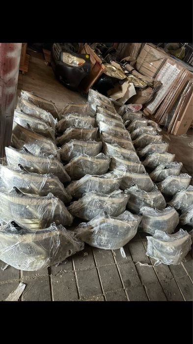 Передний фары на Toyota Alphard