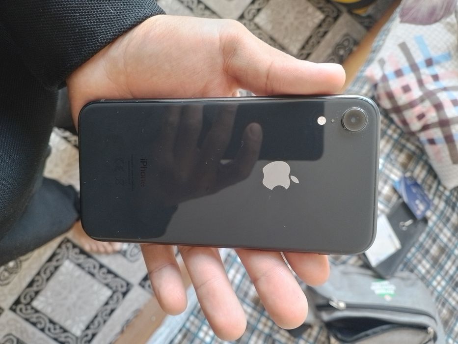 Iphone xr sotiladigan 128 talik xech joyi almashmagan