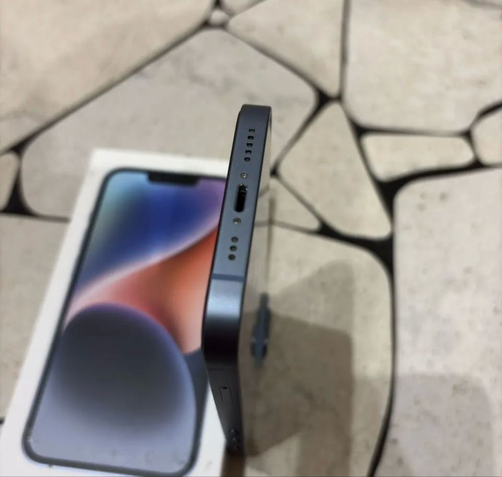 Iphone 14 128гб состояние как новый