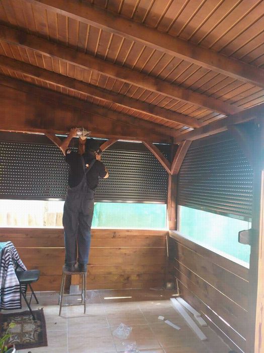 RULOURI Aluminiu si Usi de garaj rezidentiale SECTIONALE