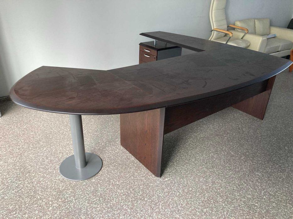 Масивно ъглово офис бюро