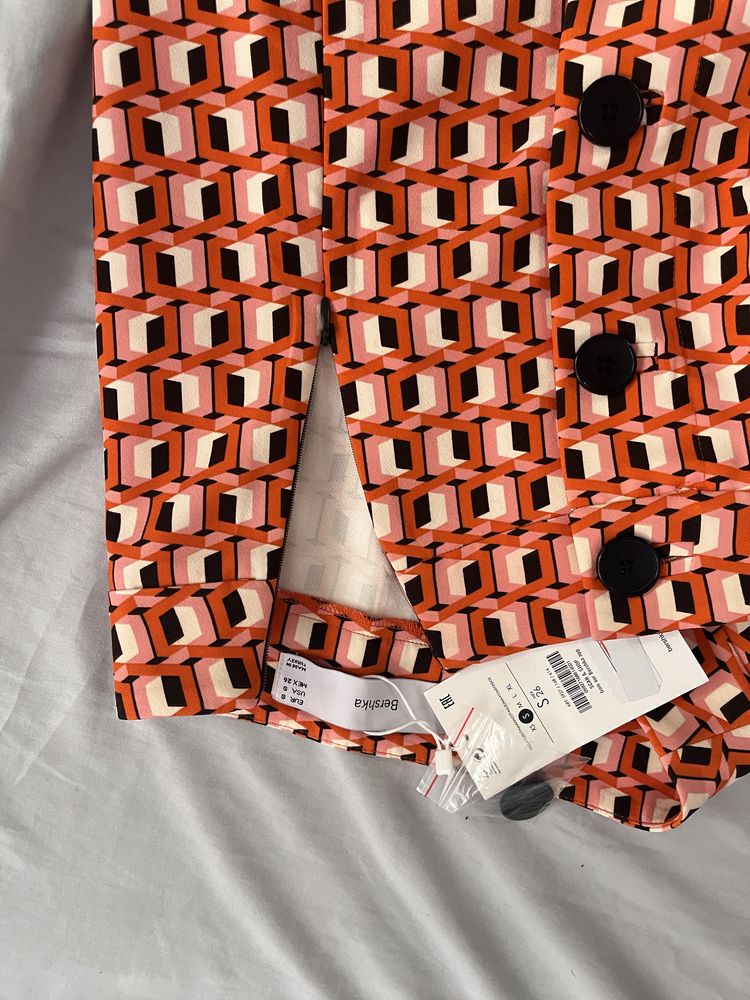 Ефектна пола bershka
