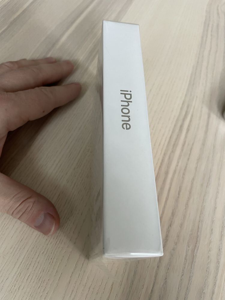 iPhone 12, White, 64 GB Чисто нов - неразпечатан