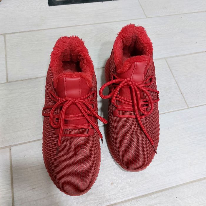 Зимние кроссовки 40