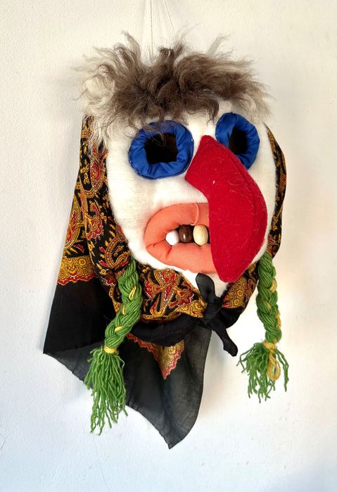 Măști de anul nou/Masca de anul nou/Babute