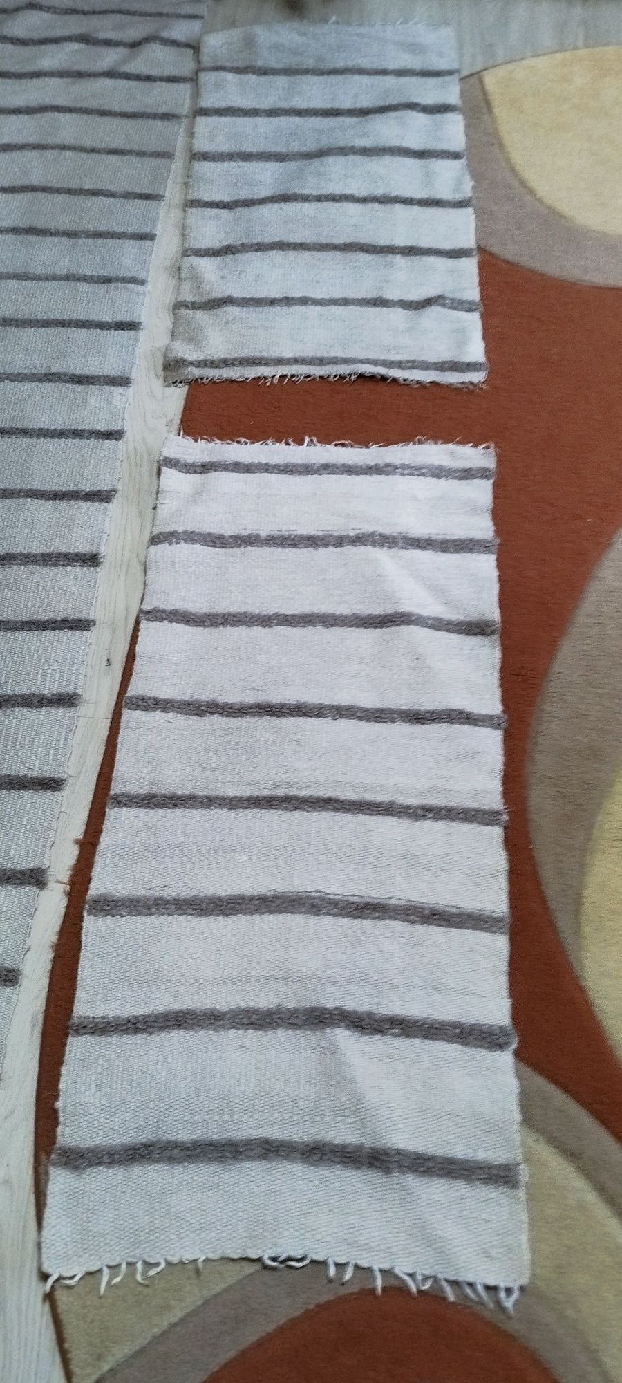Vând 3 preșuri țesute manual la război de țesut  lana de oaie.