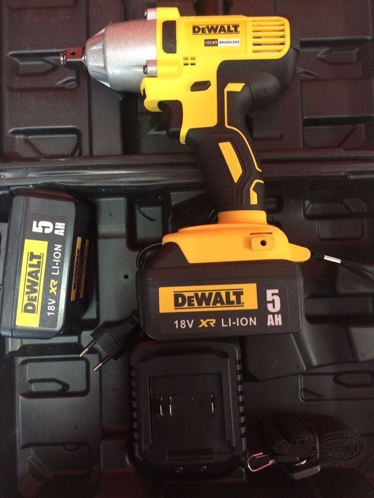 Акумулаторен ударен гайковерт DeWalt 18V/5.0Ah Li-Ion 950 N