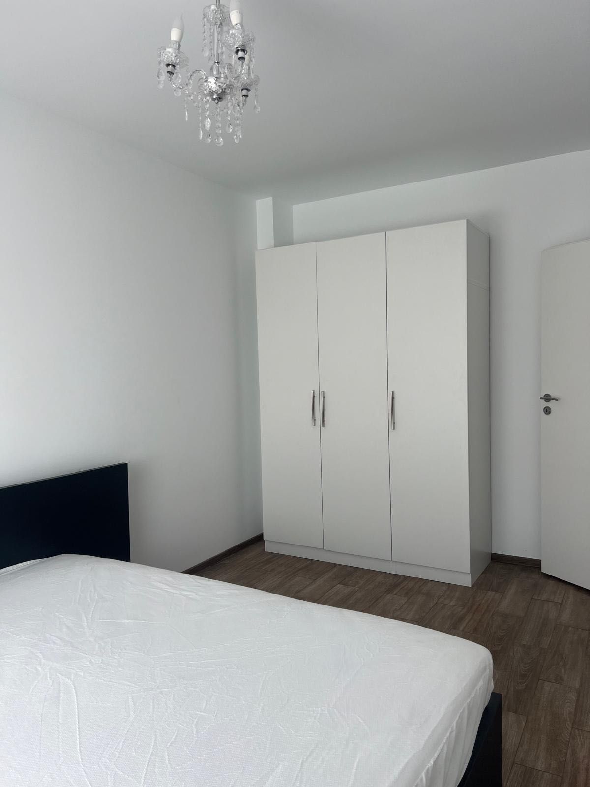 Dau in chirie,inchiriez apartament cu 2 camere in Prima Onestilor