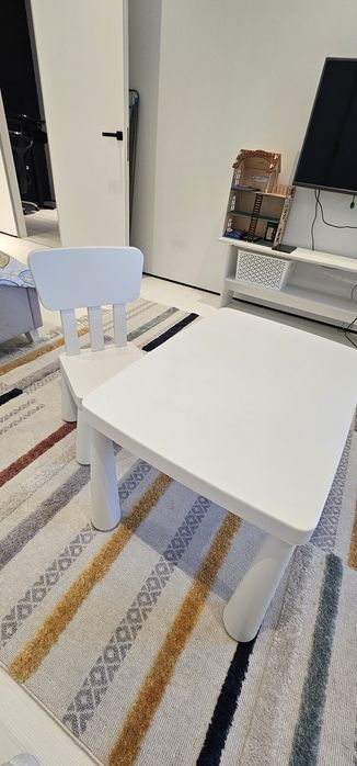 Стол и стул детские (Икеа)