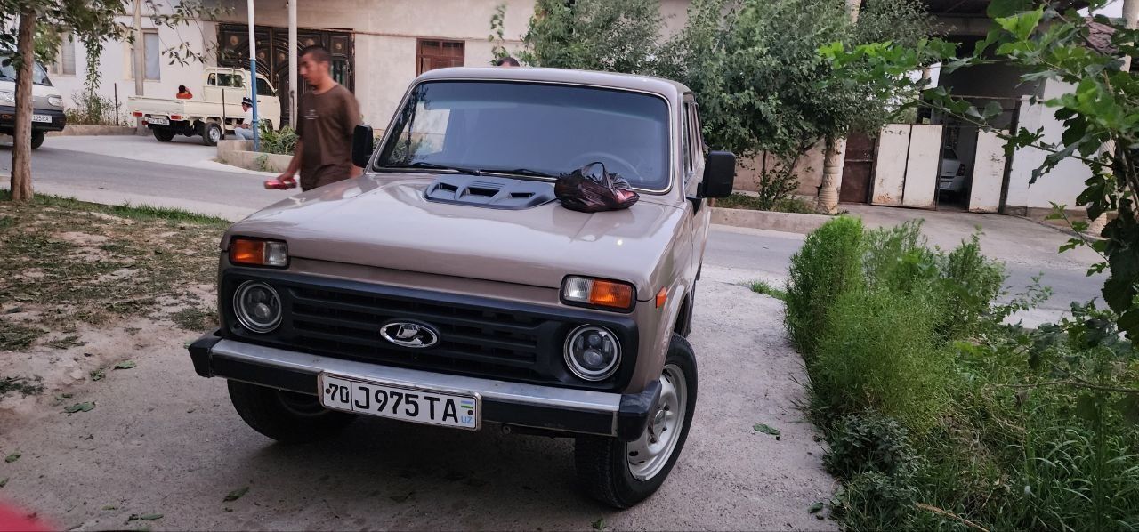 Lada Neva vaz 2121