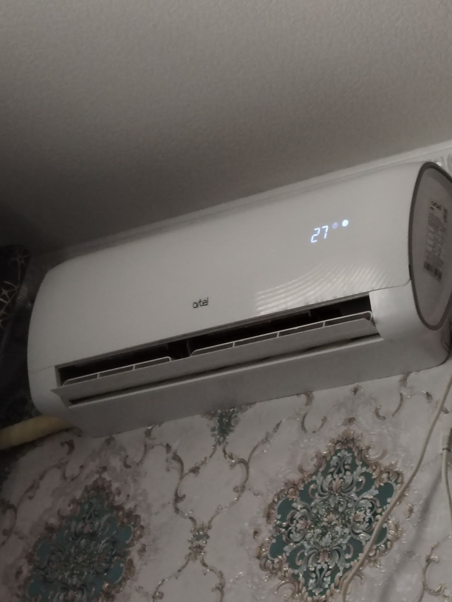 Продаётся кондиционер    12 Artel